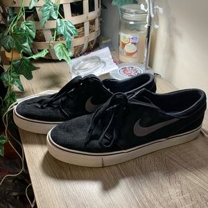 Men’s Nike Stefan Janoski sneakers
